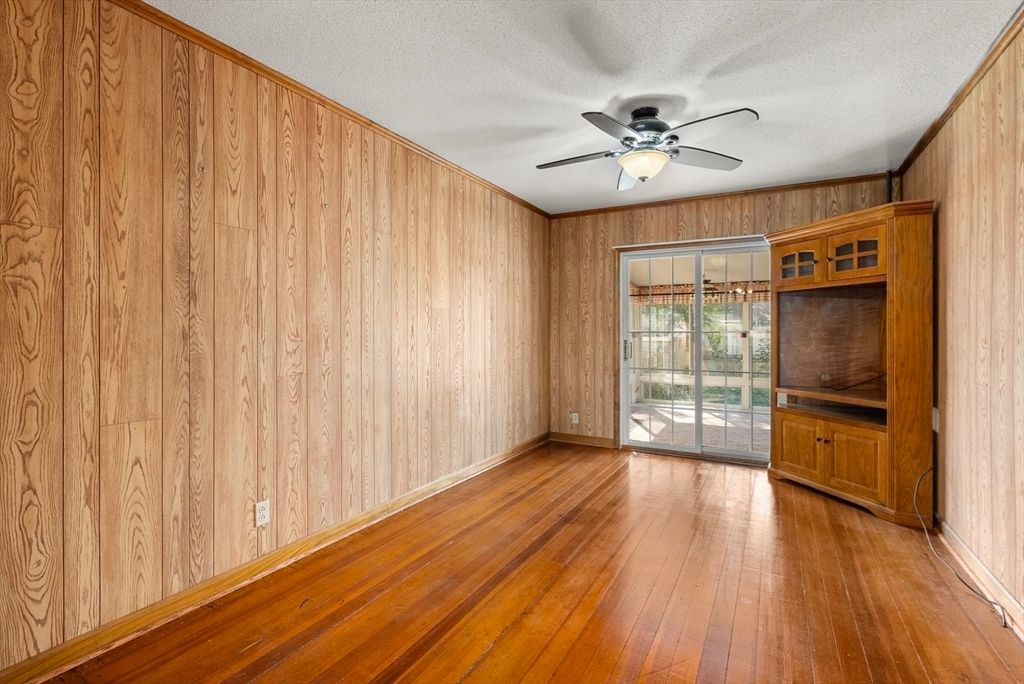 Empty room, Interior, Wood Texture Flooring, Wooden Walls