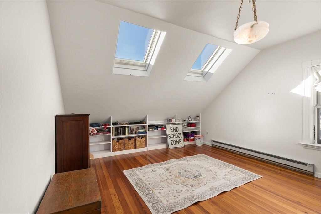 Interior, Pendant Lights, Wood Texture Flooring