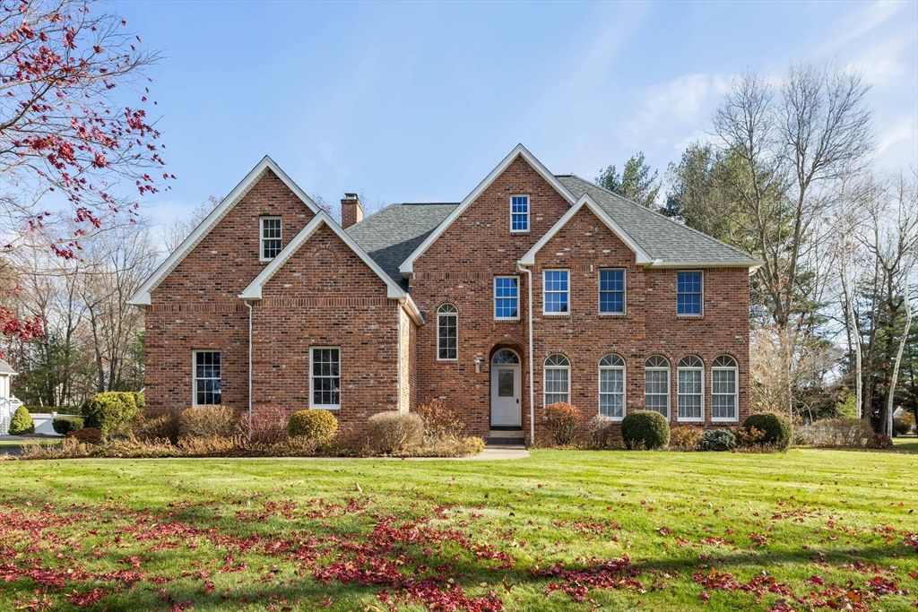 Exterior, Facade, Brick Facade, Brick Traditional