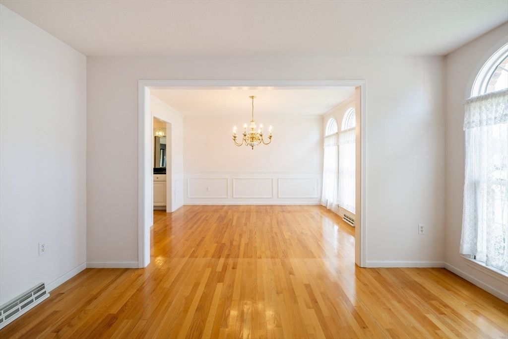 Chandelier, Empty room, Interior, Wood Texture Flooring