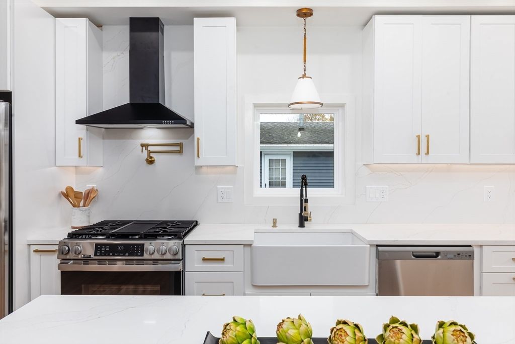 Interior, Kitchen, Pendant Lights, Stainless Steel Appliances