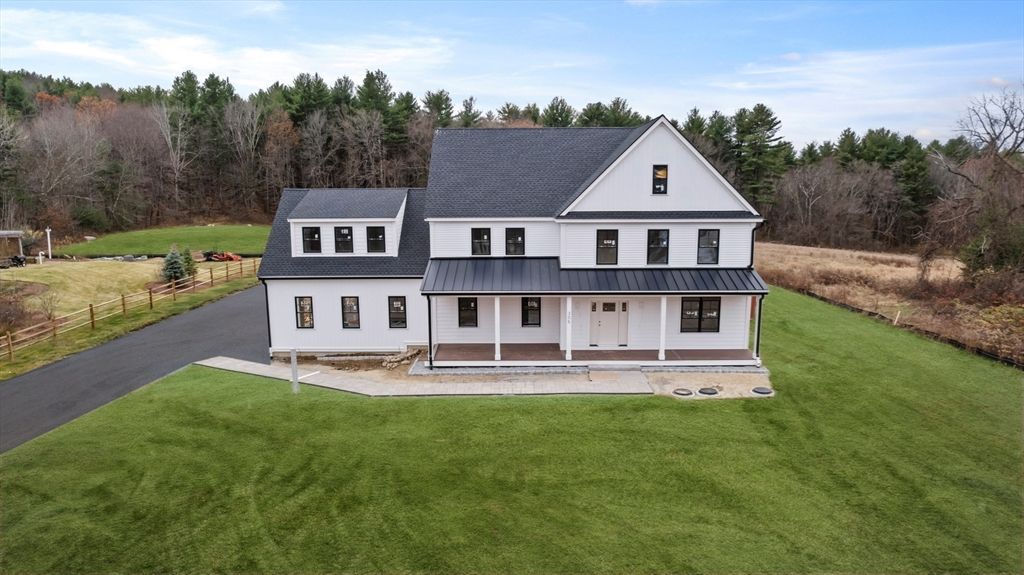 Backyard, Exterior, Facade, Farmhouse