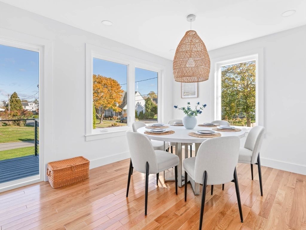 Dining room, Interior, Recessed Lighting, Wood Texture Flooring