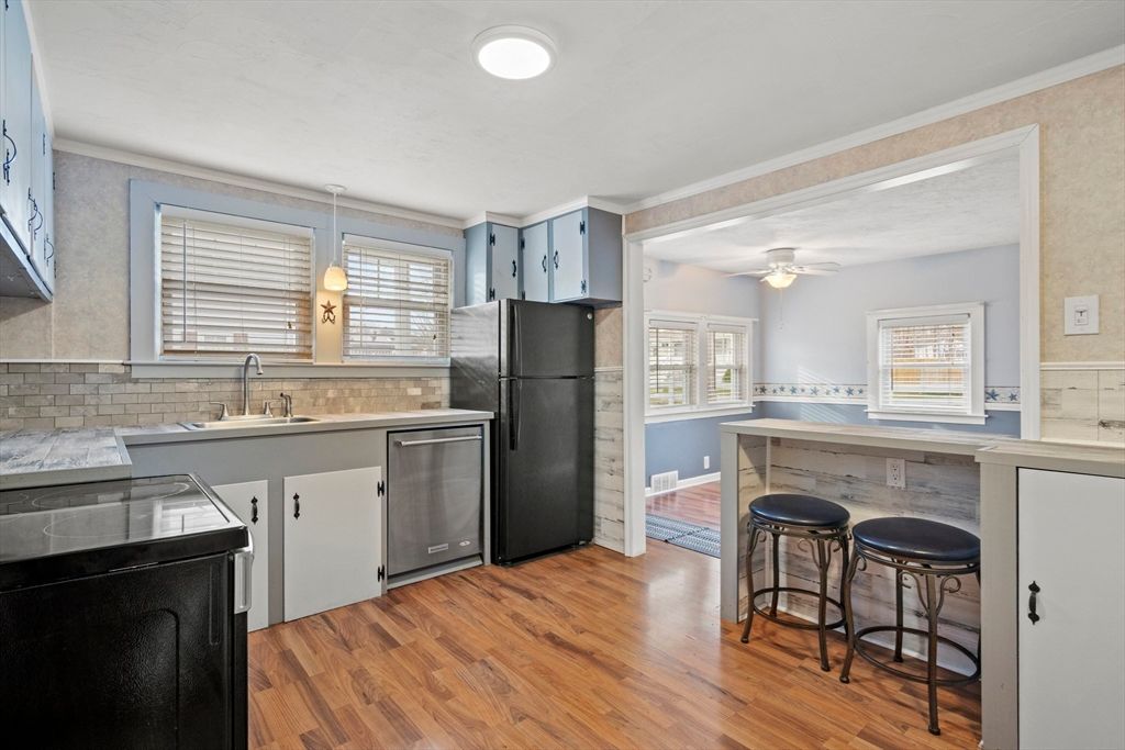 Interior, Kitchen, Wood Texture Flooring