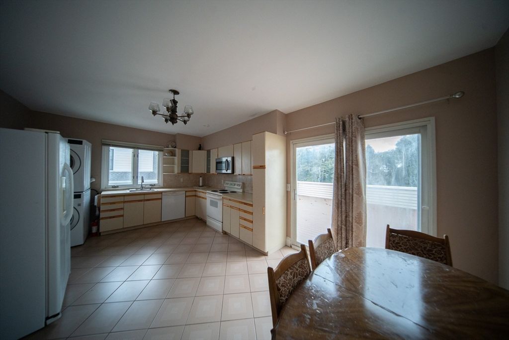 Dining room, Interior, Kitchen, Washer