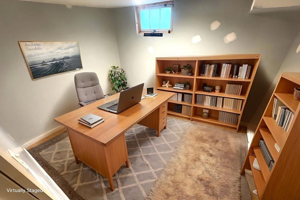 Home Office, Interior