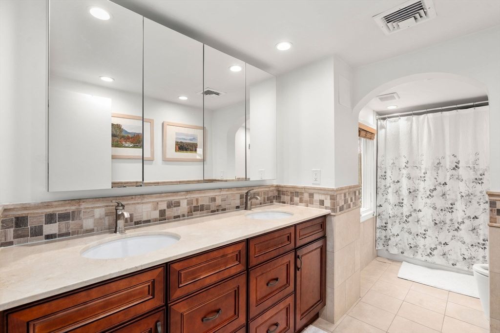 Bathroom, Dual Sink Vanities, Interior, Pendant Lights, Recessed Lighting