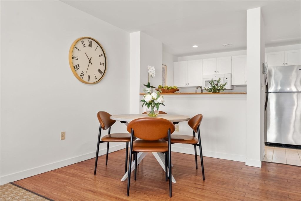 Dining room, Interior, Kitchen, Recessed Lighting, Wood Texture Flooring