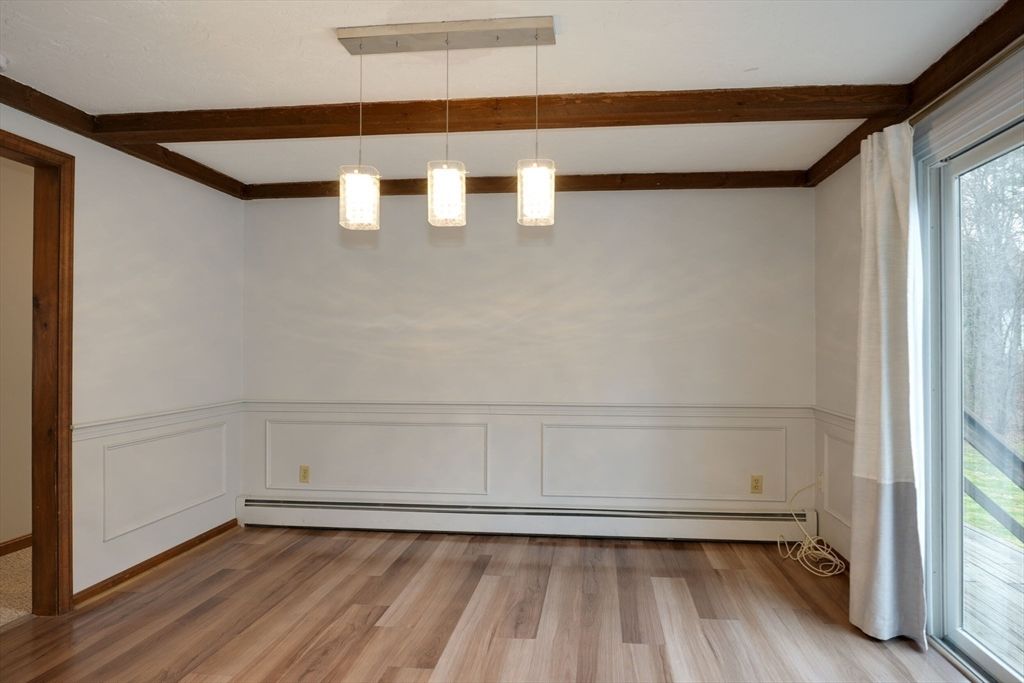 Empty room, Interior, Pendant Lights, Wooden Beams, Wood Texture Flooring