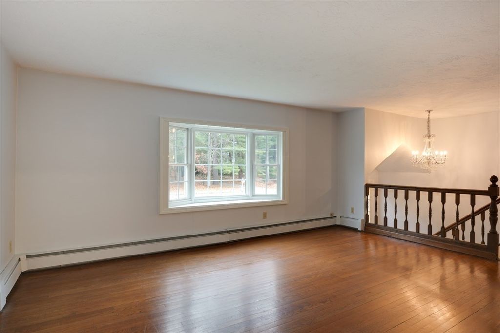 Chandelier, Empty room, Interior, Wood Texture Flooring