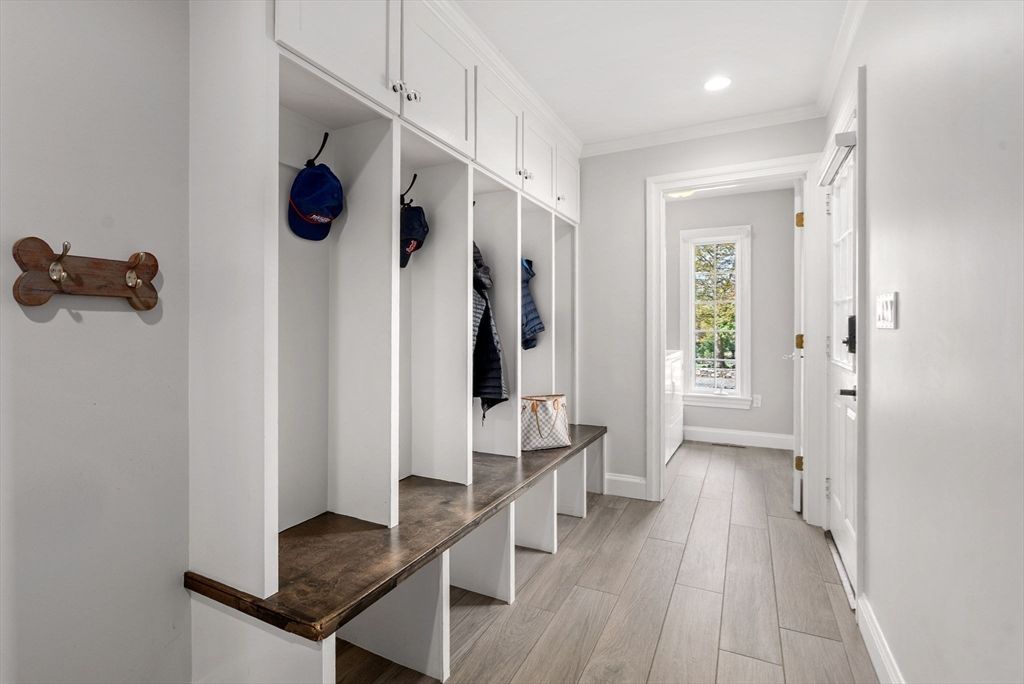 Interior, Recessed Lighting, Walk-in Closets, Wood Texture Flooring