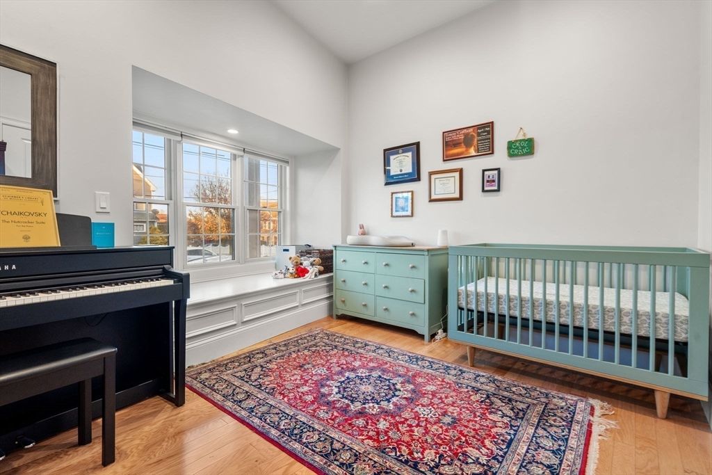 Interior, Piano, Recessed Lighting, Wood Texture Flooring