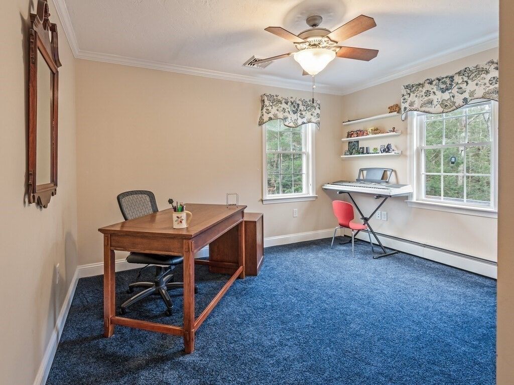 Home Office, Interior