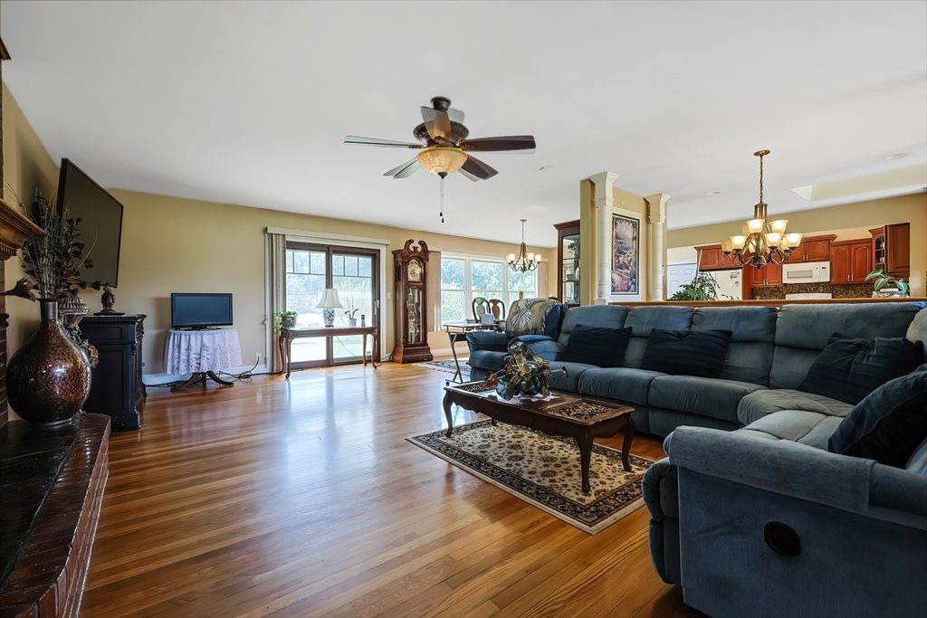 Chandelier, Dining room, Interior, Living room, Wood Texture Flooring