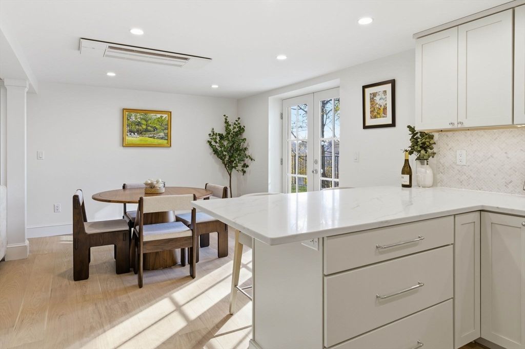 Dining room, Interior, Kitchen, Recessed Lighting, Wood Texture Flooring
