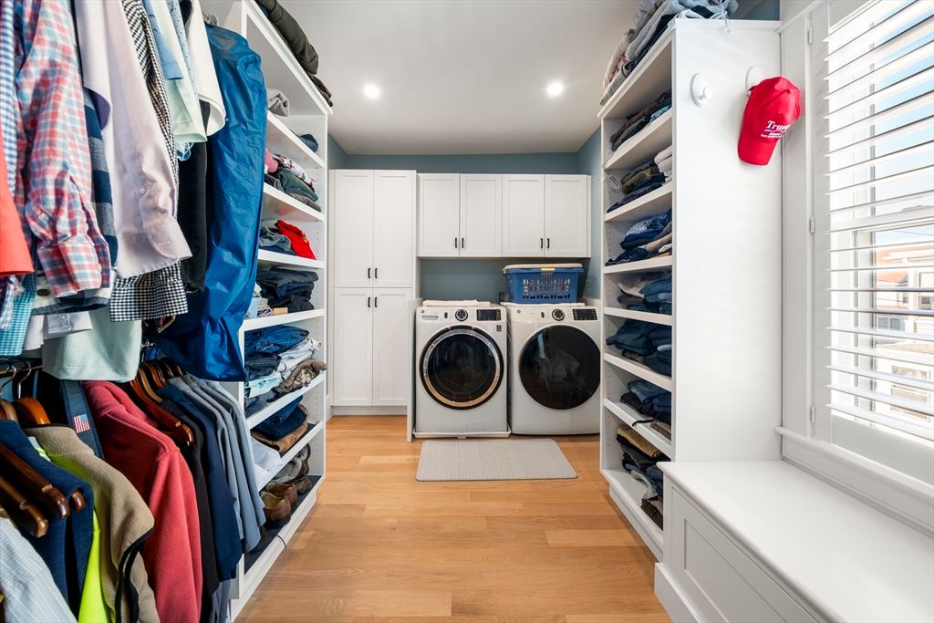 Interior, Recessed Lighting, Walk-in Closets, Washer, Wood Texture Flooring