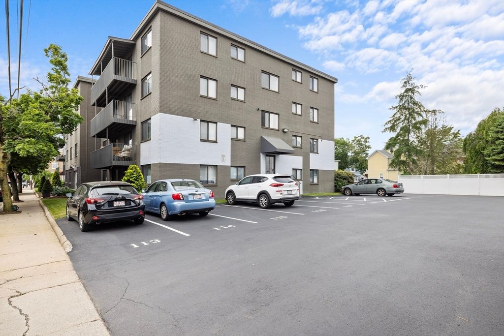 Exterior, Facade, Condo Building