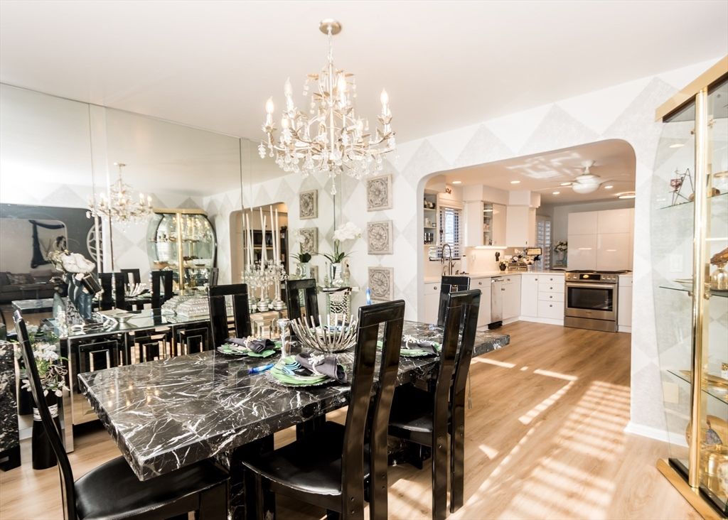 Chandelier, Dining room, Interior, Kitchen, Recessed Lighting, Wood Texture Flooring