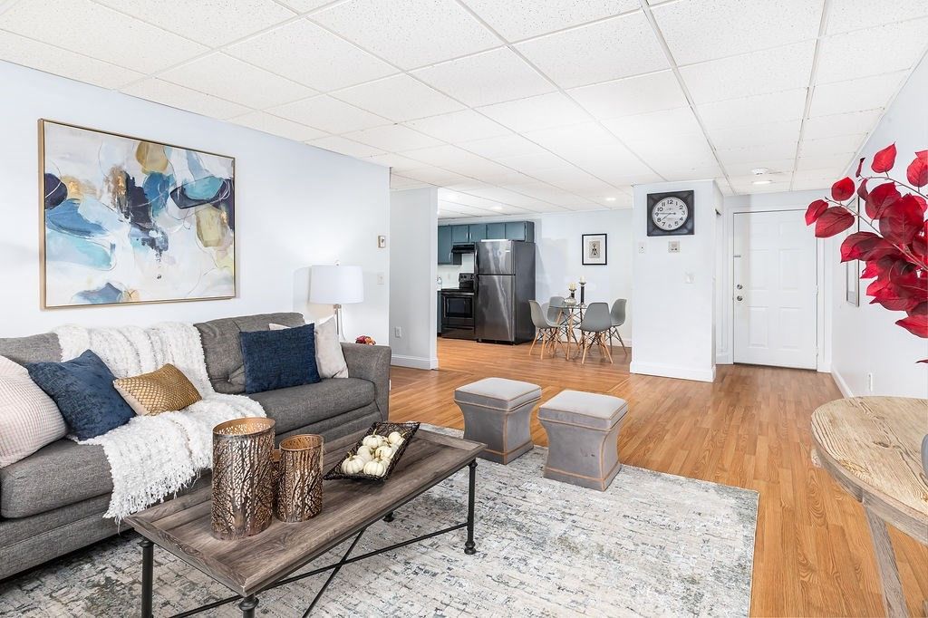 Dining room, Interior, Living room, Recessed Lighting, Wood Texture Flooring