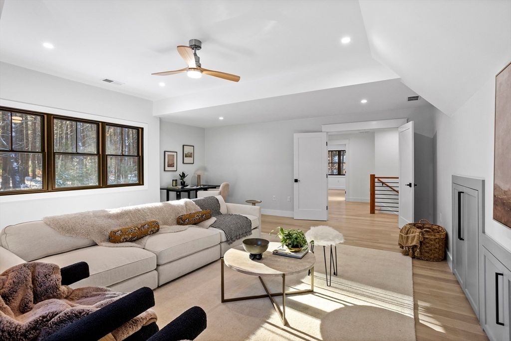 Interior, Living room, Recessed Lighting, Wood Texture Flooring