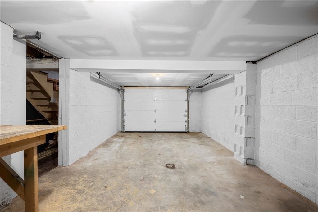 Garage, Interior, Stone Walls