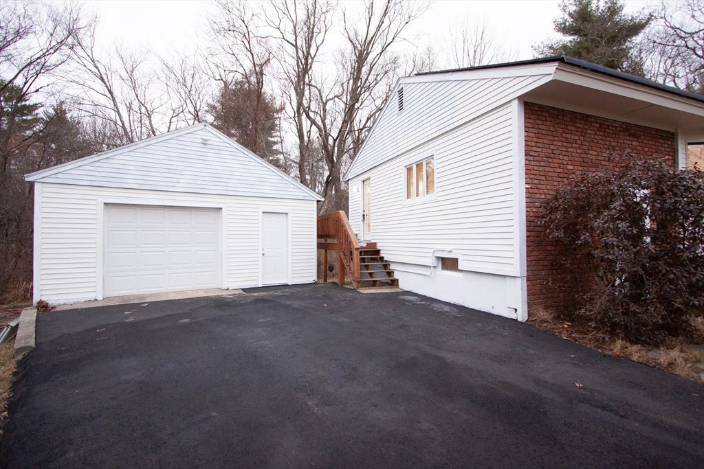 Detached Garage, Exterior
