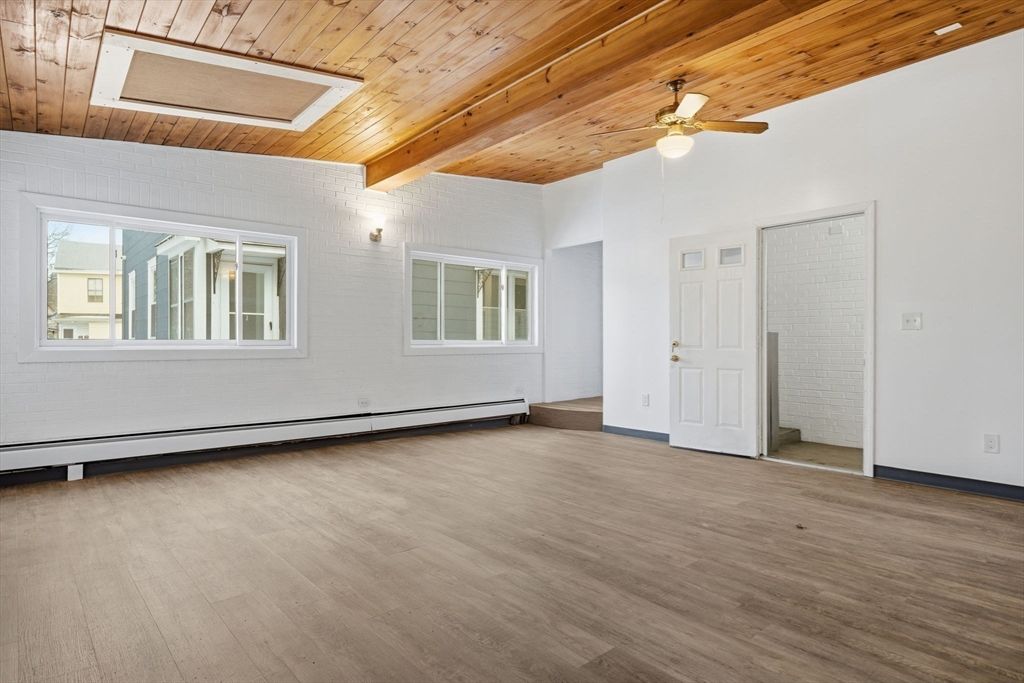Empty room, Interior, Wooden Beams, Wooden Ceilings, Wood Texture Flooring