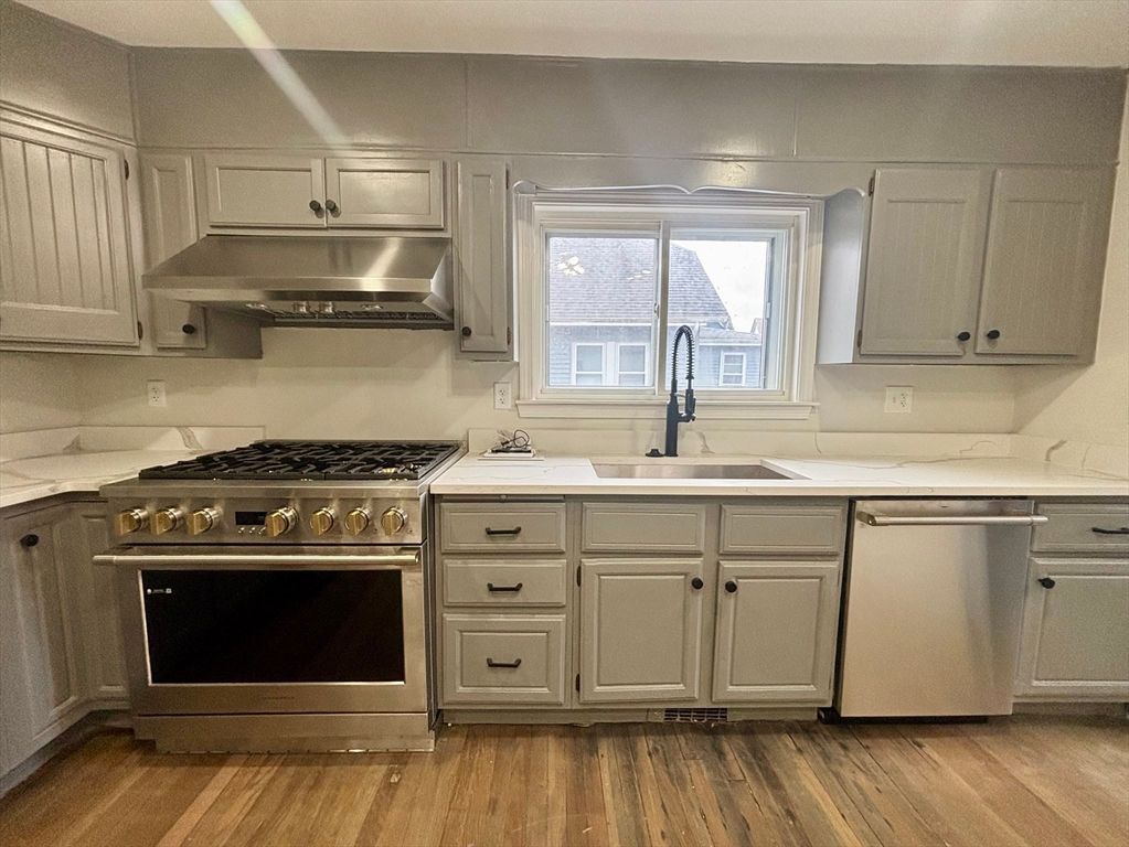 Interior, Kitchen, Stainless Steel Appliances, Wood Texture Flooring
