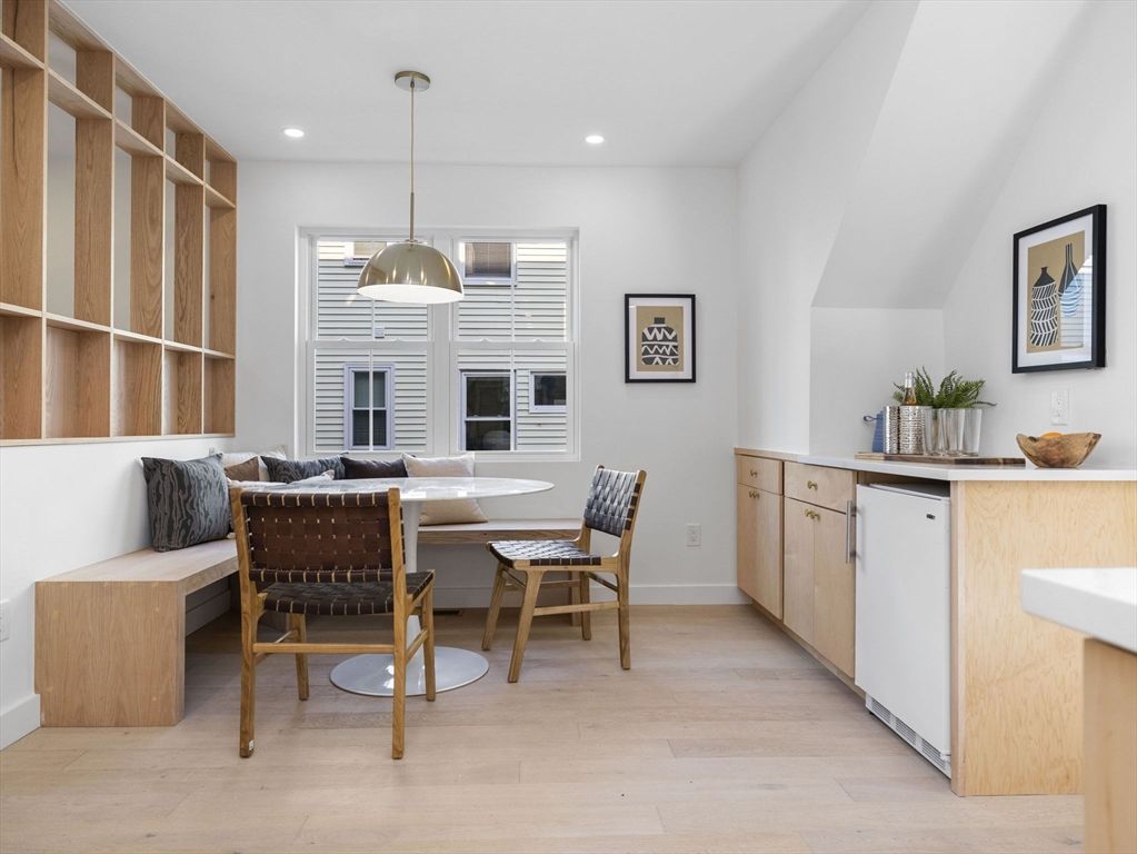 Dining room, Interior, Kitchen, Pendant Lights, Recessed Lighting, Wood Texture Flooring