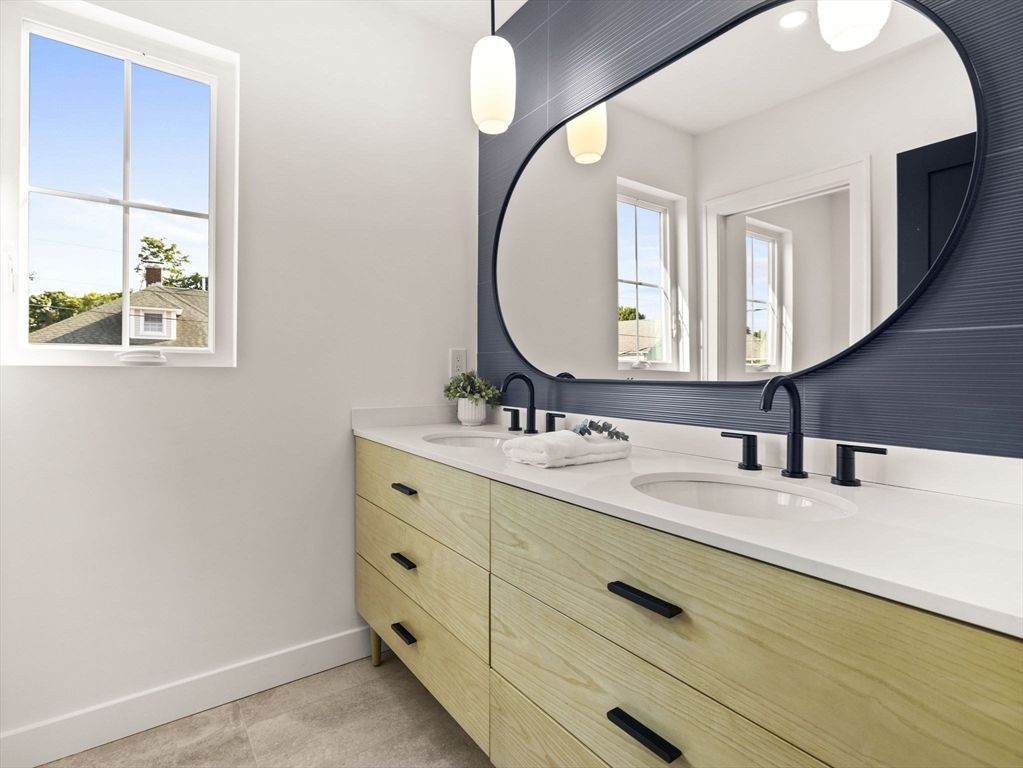 Bathroom, Dual Sink Vanities, Interior, Pendant Lights, Recessed Lighting