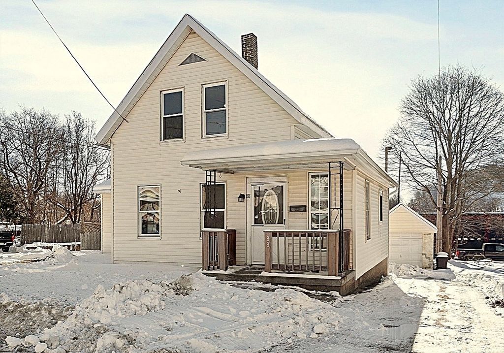 Exterior, Facade, Queen Anne Victorian