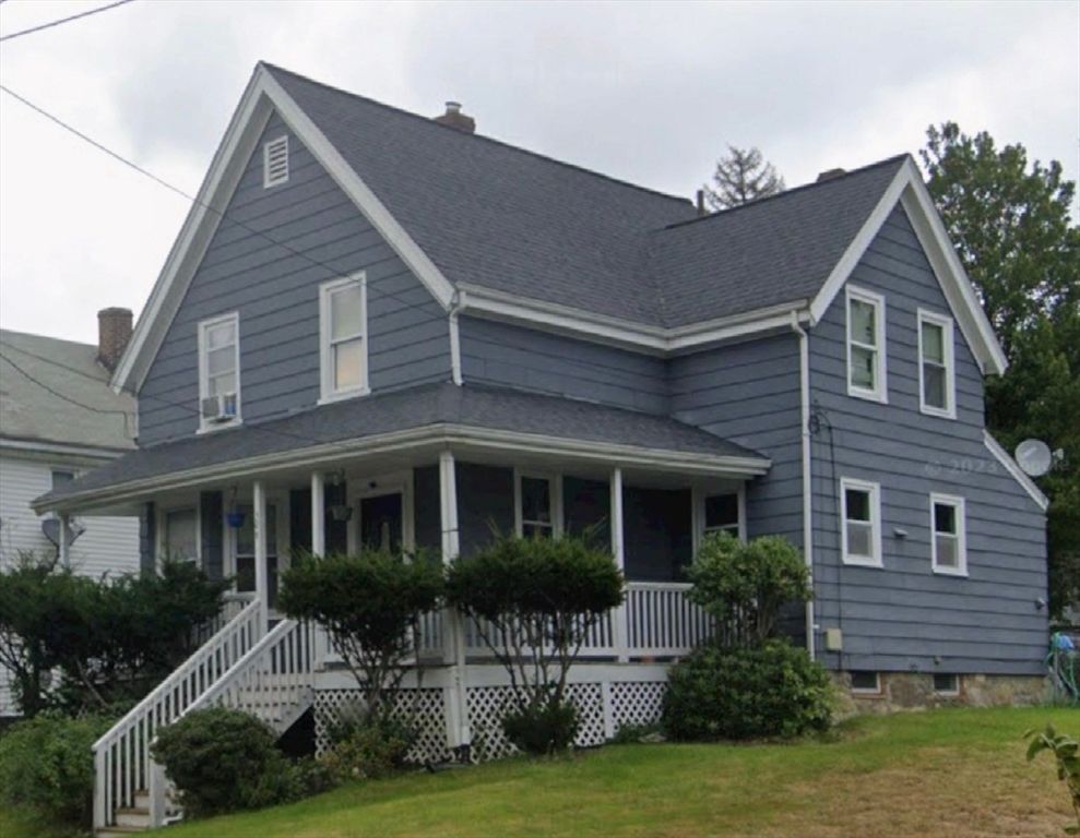 Exterior, Facade, Queen Anne Victorian
