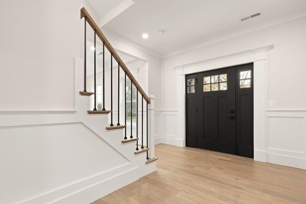 Interior, Recessed Lighting, Wood Texture Flooring
