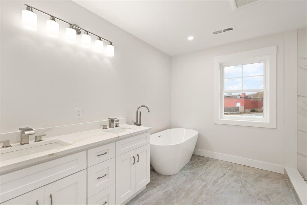 Bathroom, Dual Sink Vanities, Free Standing Baths, Interior, Recessed Lighting