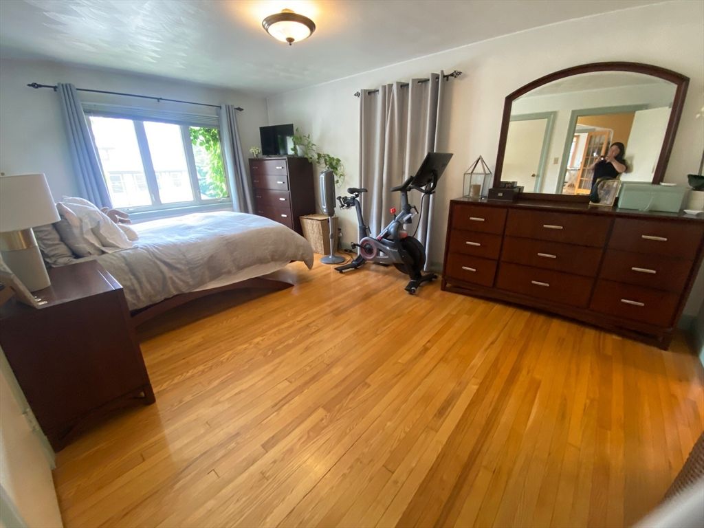 Bedroom, Fitness Equipment, Interior, Wood Texture Flooring