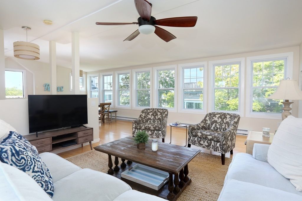 Dining room, Interior, Living room, Pendant Lights, Wood Texture Flooring
