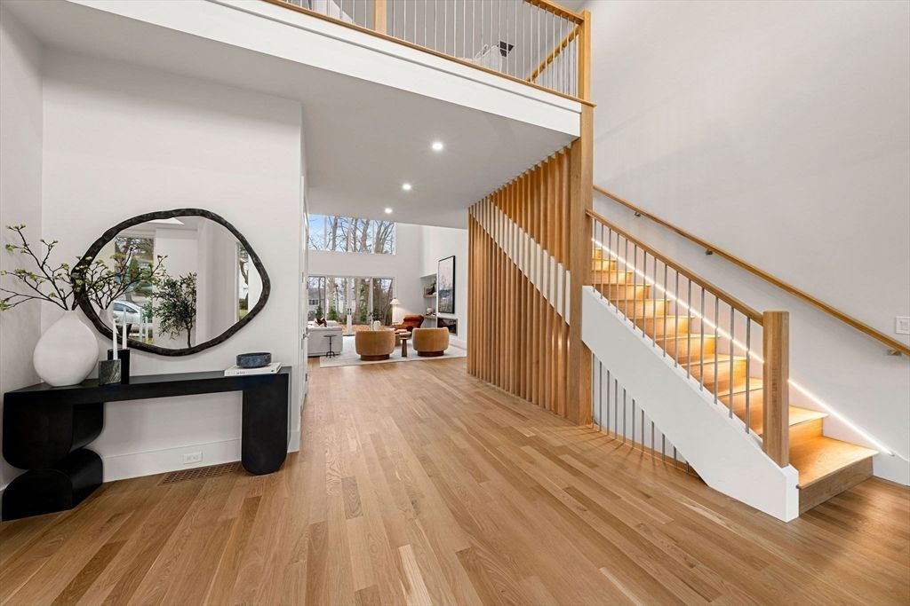 Interior, Recessed Lighting, Wood Texture Flooring