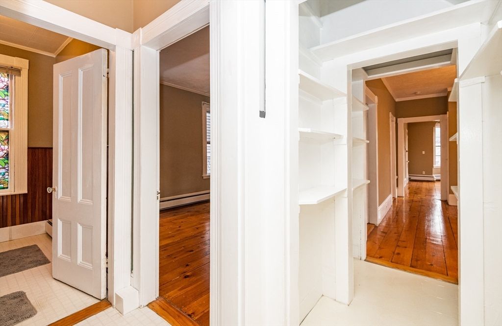 Interior, Walk-in Closets, Wood Texture Flooring