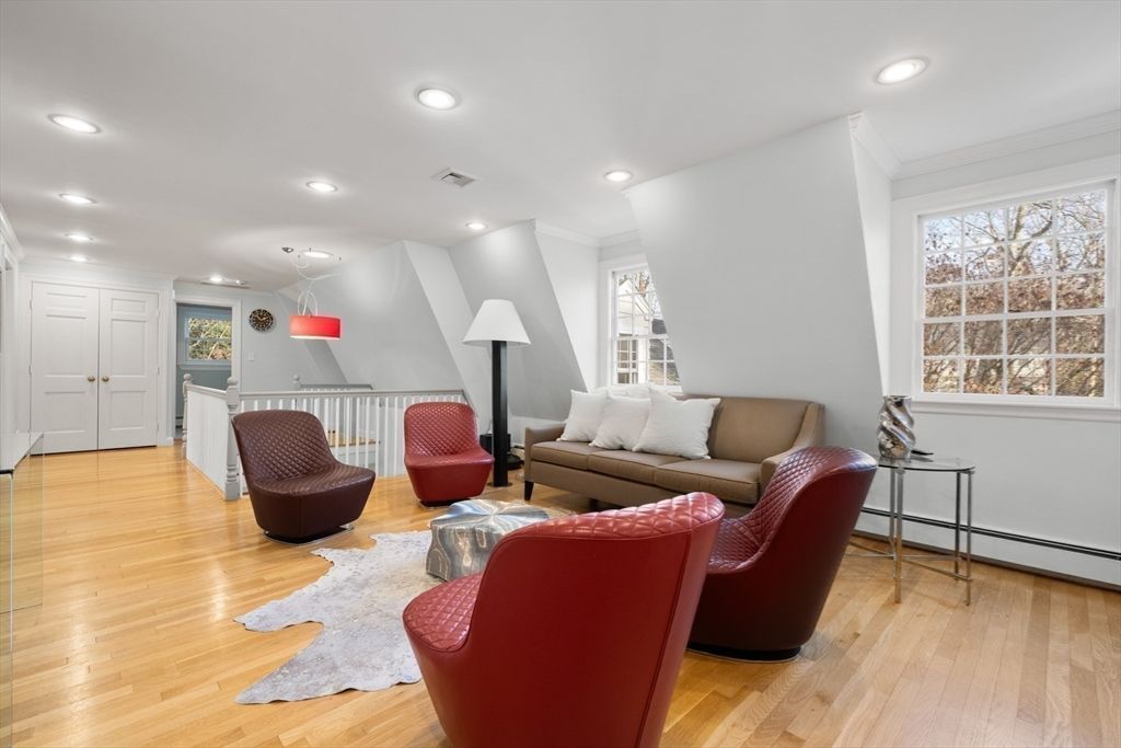 Interior, Living room, Pendant Lights, Recessed Lighting, Wood Texture Flooring