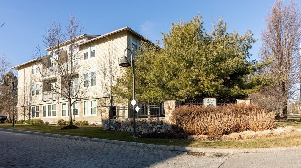 Exterior, Facade, None