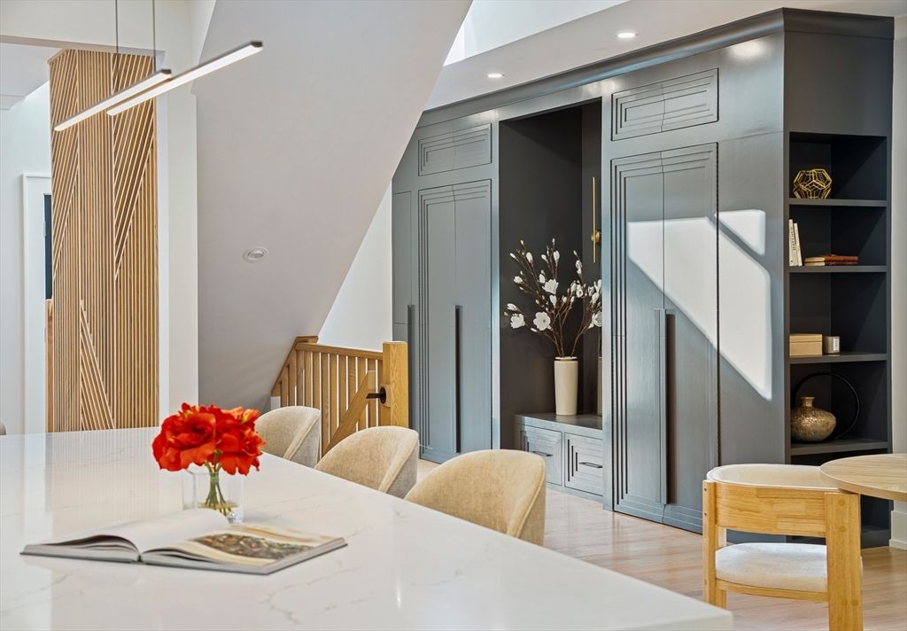 Interior, Pendant Lights, Recessed Lighting, Wood Texture Flooring