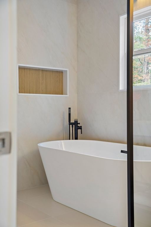 Bathroom, Free Standing Baths, Interior