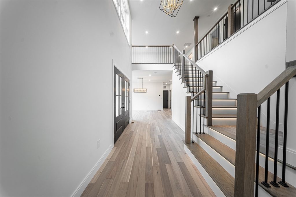 Interior, Pendant Lights, Recessed Lighting, Wood Texture Flooring