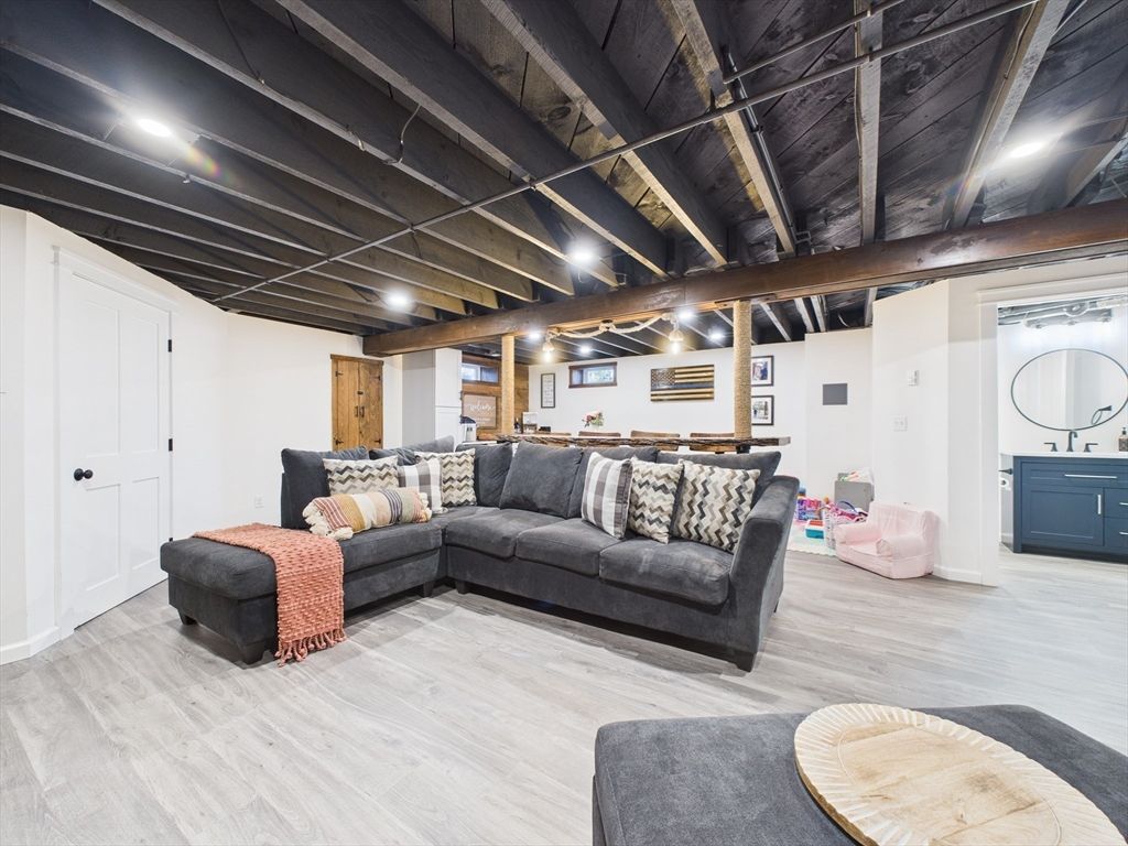 Interior, Living room, Recessed Lighting, Wood Texture Flooring