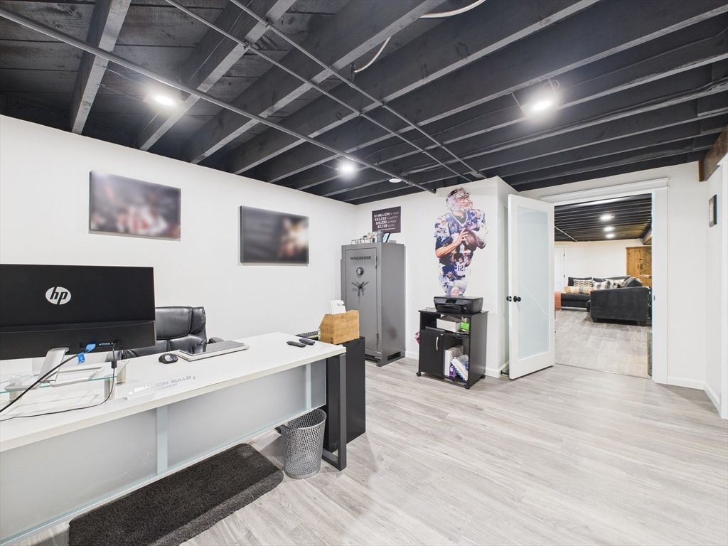 Home Office, Interior, Recessed Lighting, Wood Texture Flooring