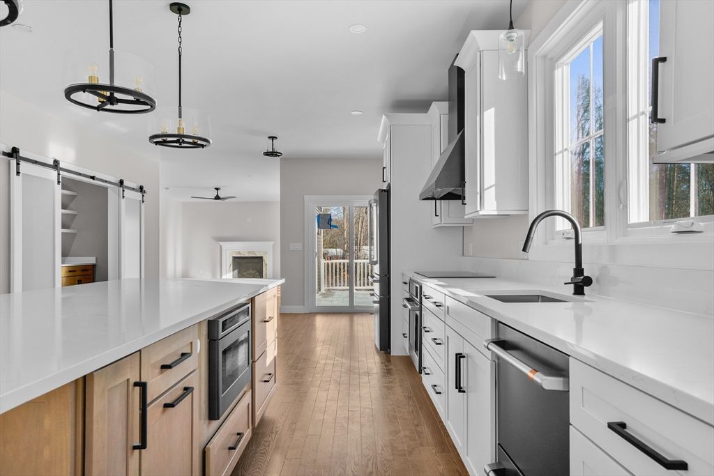 Interior, Kitchen, Pendant Lights, Recessed Lighting, Wood Texture Flooring