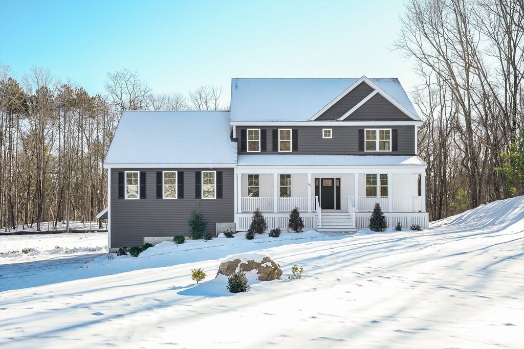 Backyard, Exterior, Facade, Farmhouse