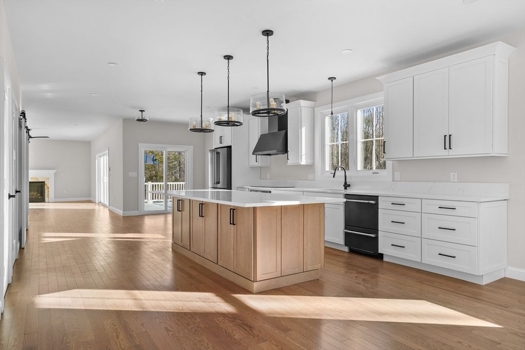 Interior, Kitchen, Pendant Lights, Recessed Lighting, Wood Texture Flooring