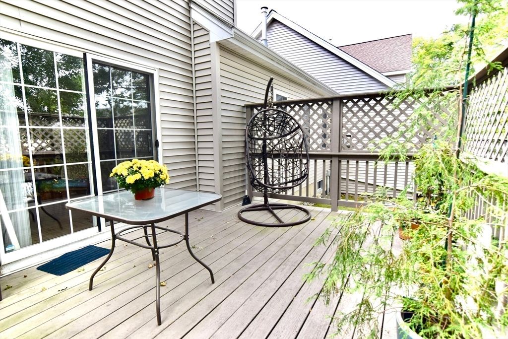 Exterior, Wood Texture Flooring