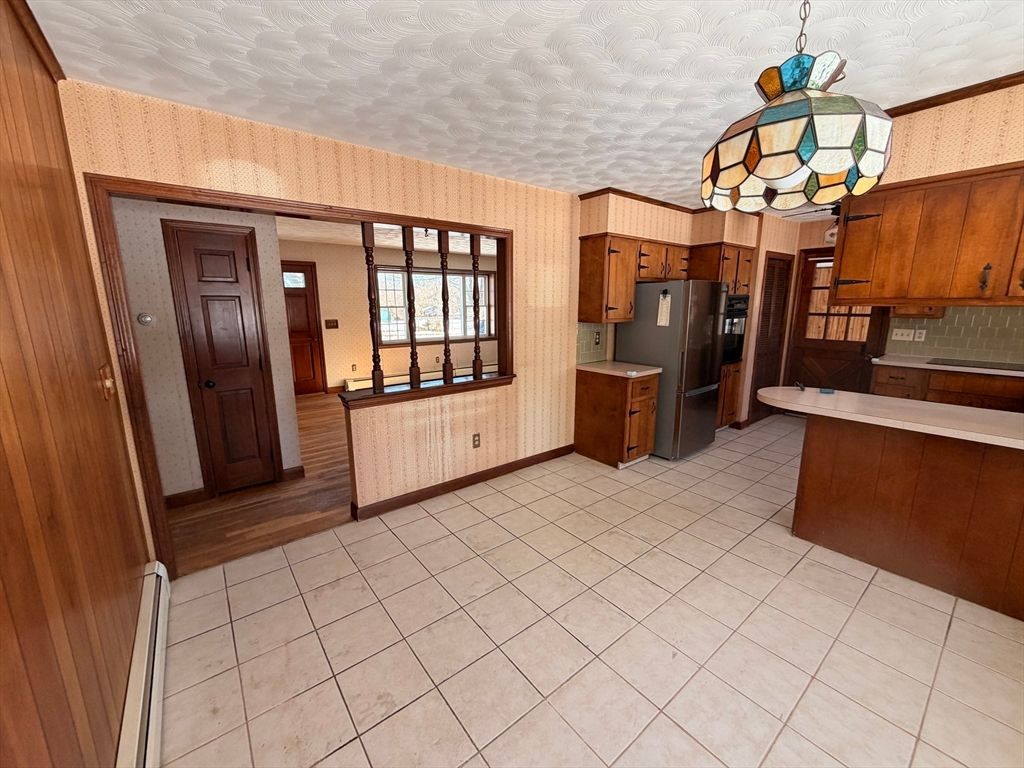 Chandelier, Interior, Kitchen